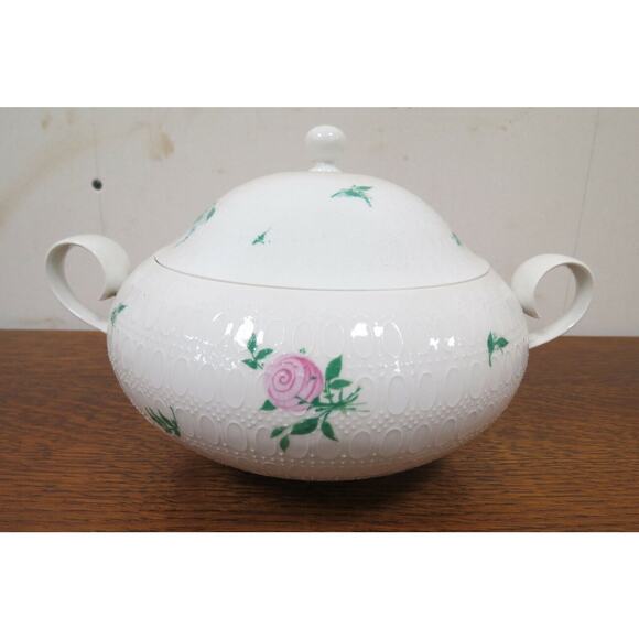 Rosenthal Romance Rose Pattern Covered Vegetable Bowl - Picture 4 of 5